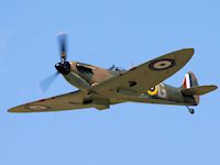 Spitfire Mk.IIa, RIAT 2015 - pic by Nigel Key