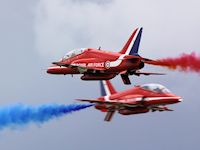 Red Arrows, Kemble 2011 - pic by Nigel Key