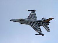 General Dynamics F-16 - pic by Nigel Key